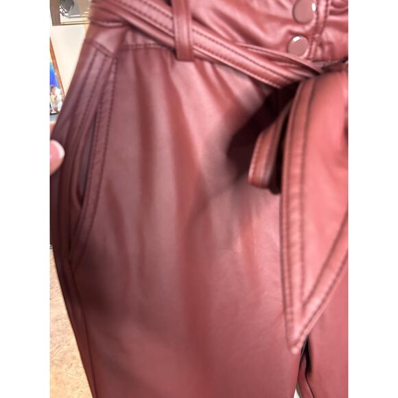 Lilly's Closet Super High Waisted Vegan Leather Belted Ankle Pants Large - Picture 6 of 8